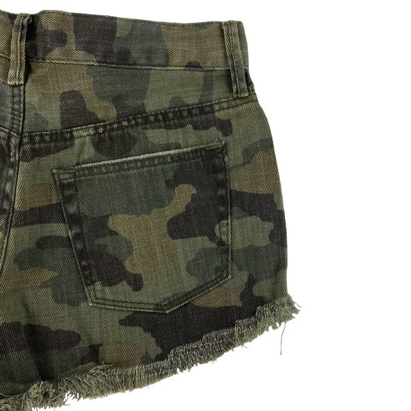 FREE PEOPLE We the Free Camo Combo Distressed Raw Hem Cutoffs Size 24 - Picture 6 of 14